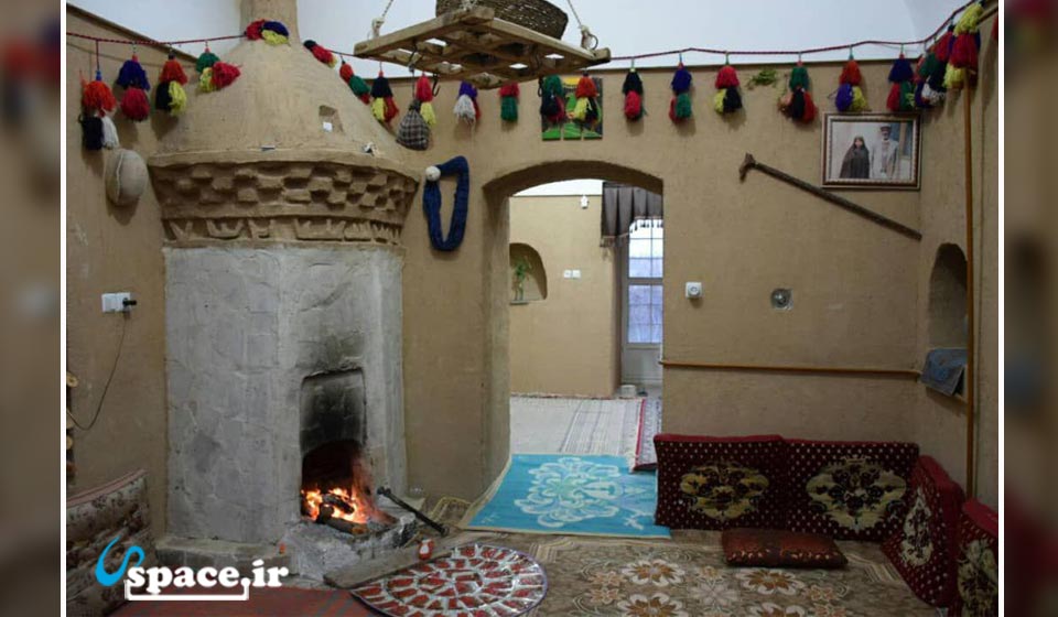 نمایی از اتاق سنتی اقامتگاه بوم گردی سرای یادگار - ابرکوه - روستای تیزک